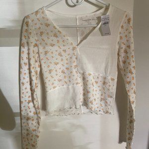 super pretty floral long sleeved top!